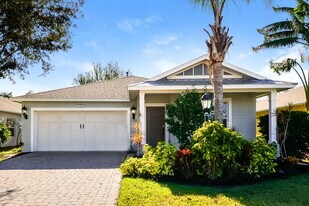 11826 Forest Park Cir in Bradenton, FL - Building Photo