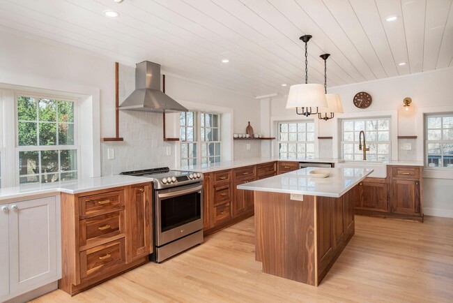 143 Mountain Ln in Beacon, NY - Building Photo - Building Photo