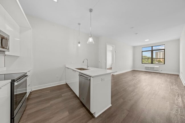 property at 121 34th St