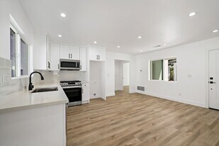 4723 Albury Ave in Lakewood, CA - Building Photo