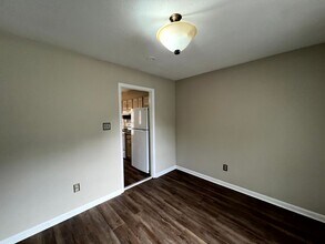 109 Deerfield Dr in Spring Lake, NC - Building Photo - Building Photo
