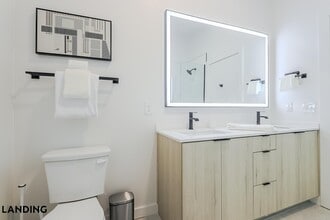 2623 Keene St, Unit 560 in Houston, TX - Building Photo - Building Photo