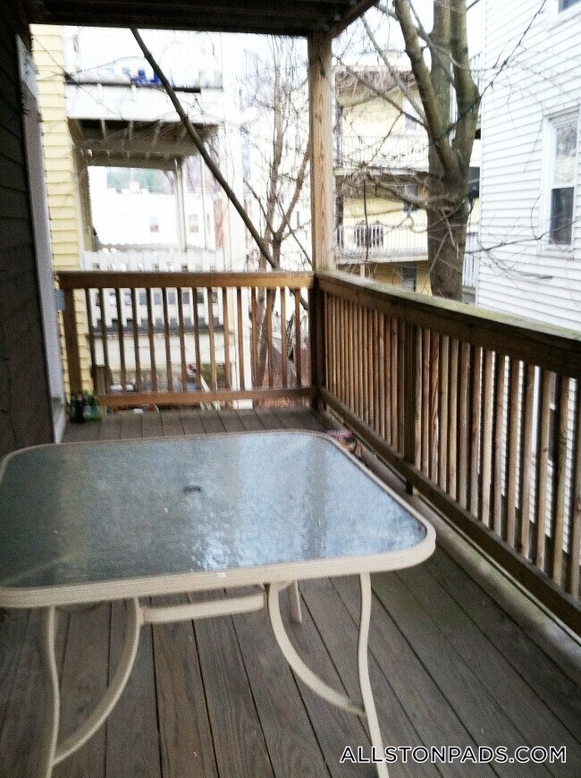 58 Mansfield St, Unit 2 in Boston, MA - Building Photo - Building Photo