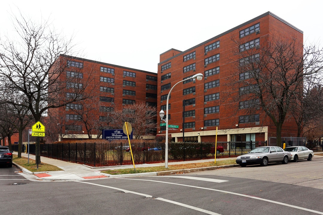 Lincoln Perry Annex in Chicago, IL - Building Photo