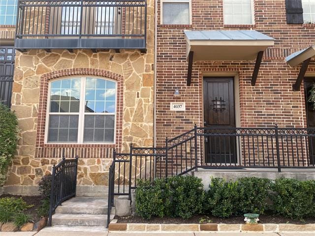 4037 Winsor Dr in Farmers Branch, TX - Building Photo - Building Photo