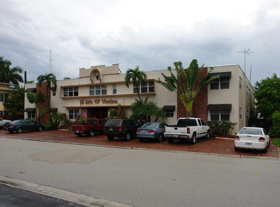 DeepwaterLas Olas Apt. Complex in Fort Lauderdale, FL - Building Photo