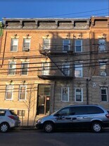 44 Broadway, Unit 2 in Jersey City, NJ - Building Photo