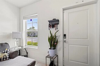 389 NE 5th Pl in Florida City, FL - Building Photo - Building Photo