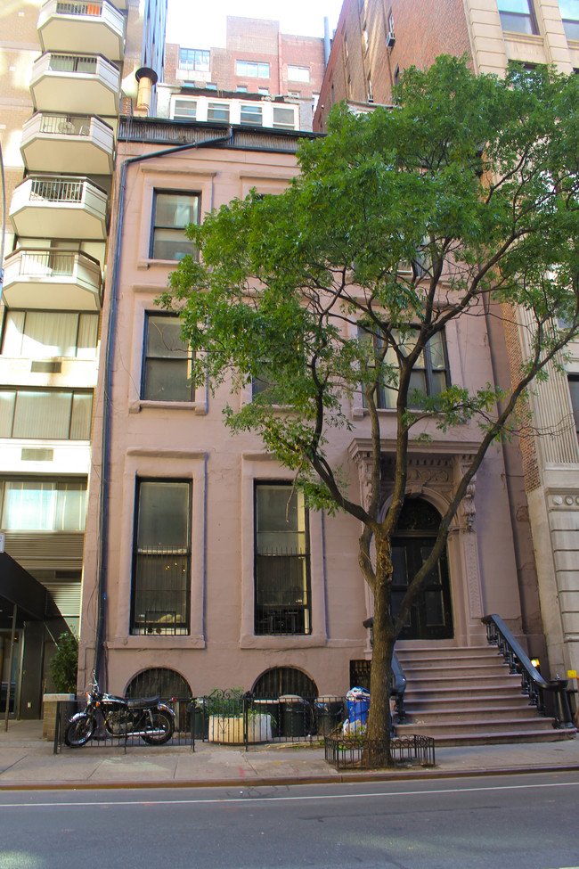 2 W 16th St in New York, NY - Foto de edificio - Building Photo