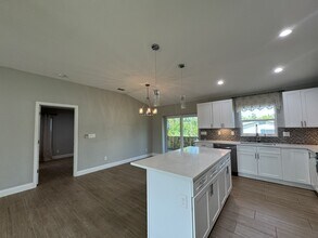 4310 Zenith Rd in Venice, FL - Building Photo - Building Photo