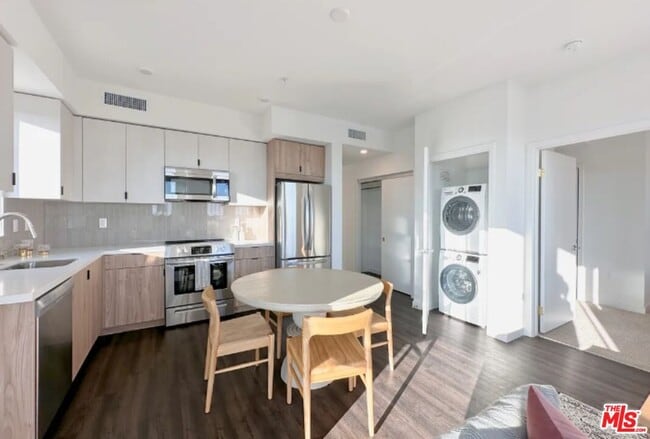 689S S Catalina St in Los Angeles, CA - Building Photo - Building Photo