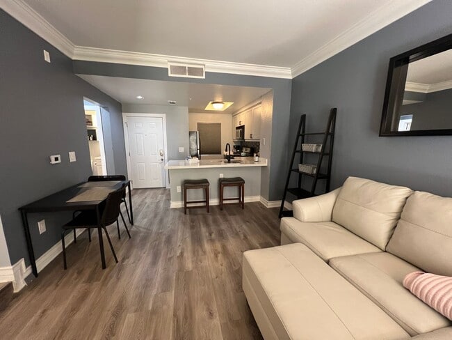 210 E Flamingo Rd