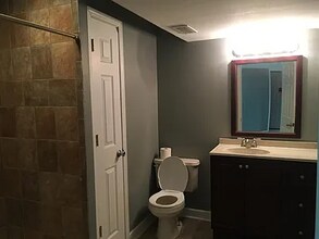 6909 Brook Bend Way in Louisville, KY - Building Photo - Building Photo