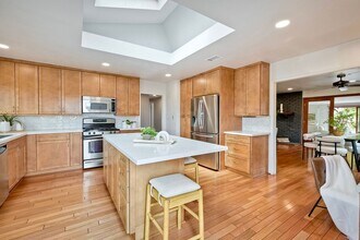 1855 Magdalene Way in San Diego, CA - Building Photo - Building Photo