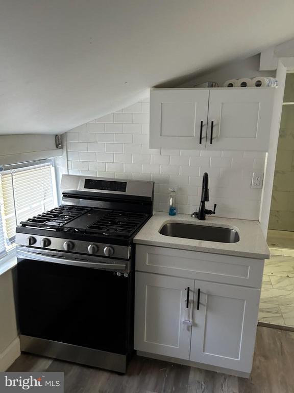 property at 253 Harding Ave
