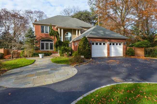 property at 65 Oriole Way