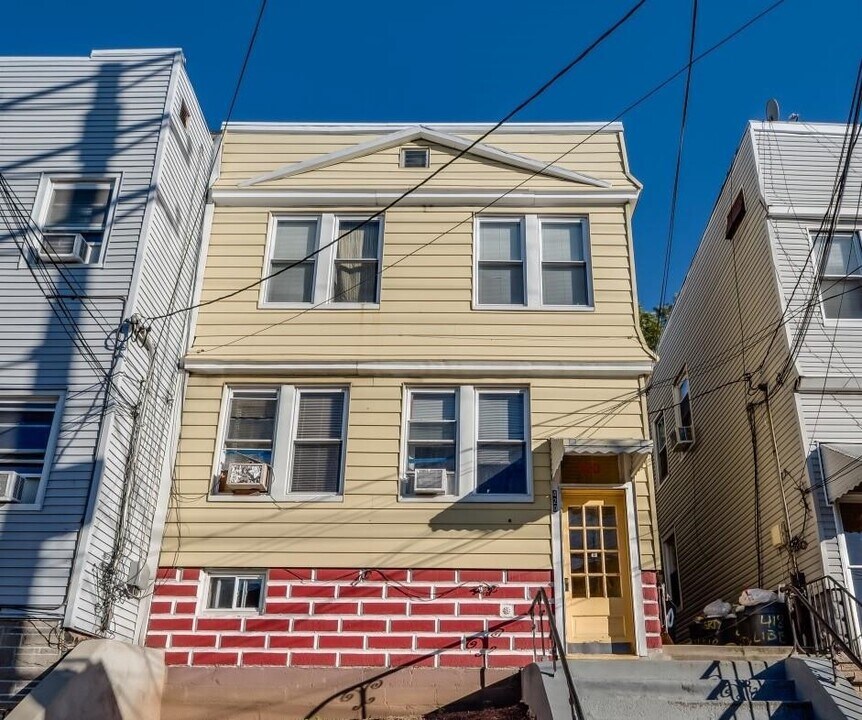 420 Liberty Ave in Jersey City, NJ - Building Photo