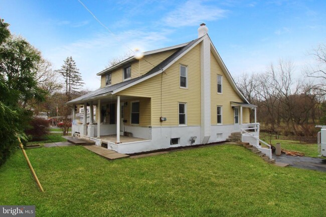 1403 Pennsylvania Ave in Emmaus, PA - Building Photo - Building Photo