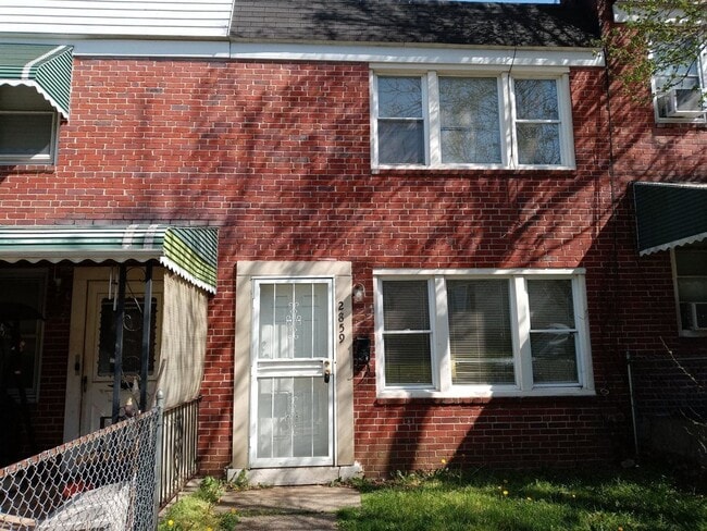 2859 Hollins Ferry Rd in Baltimore, MD - Building Photo - Building Photo