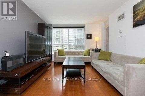 763 Bay St. in Toronto, ON - Building Photo - Building Photo