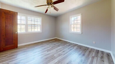 1732 Spring Ave NE in Canton, OH - Building Photo - Building Photo