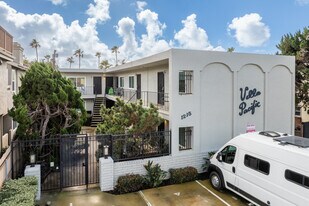 1215 Hornblend St in San Diego, CA - Building Photo