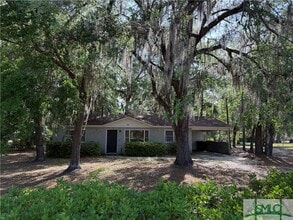 201 W Washington Ave in Hinesville, GA - Building Photo - Building Photo