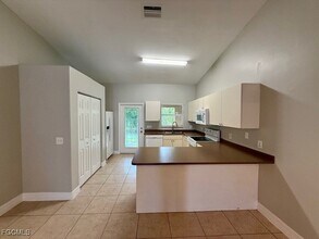 512 SE 6th Pl in Cape Coral, FL - Building Photo - Building Photo