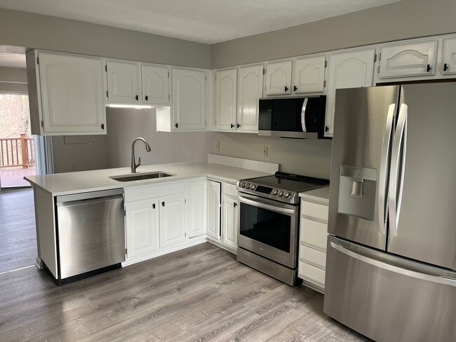 312 Wildflower Ct in Pittsburgh, PA - Building Photo - Building Photo