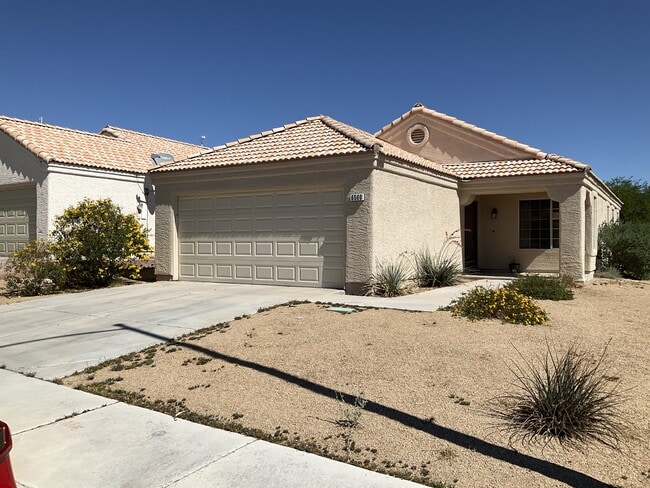 6500 Fresh Meadows Ln in Las Vegas, NV - Foto de edificio - Building Photo