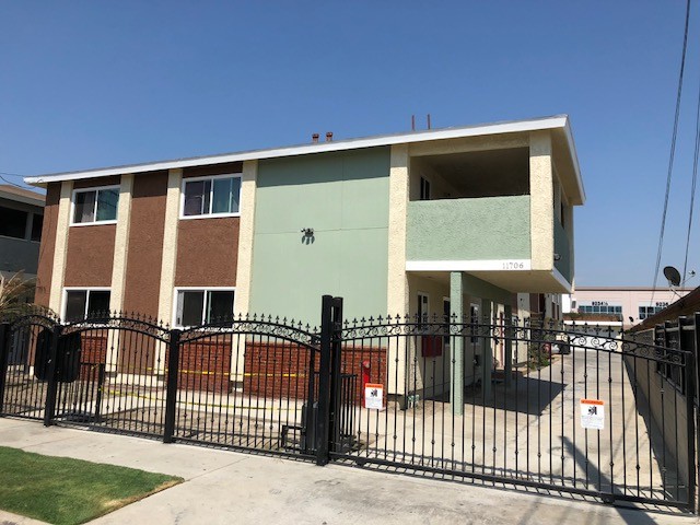 11706 Coldbrook Ave in Downey, CA - Building Photo