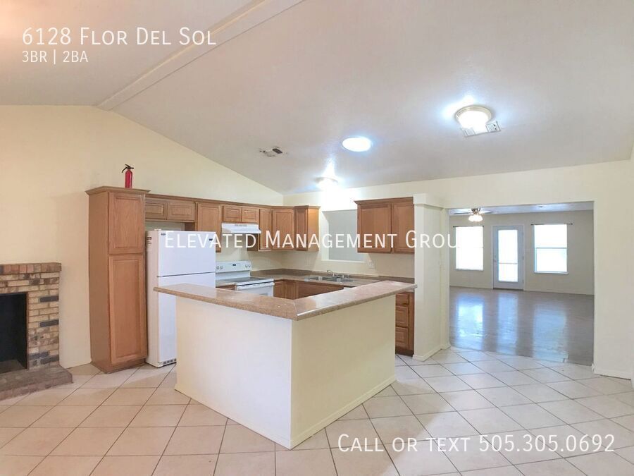 6128 Flor Del Sol Pl NW in Albuquerque, NM - Building Photo