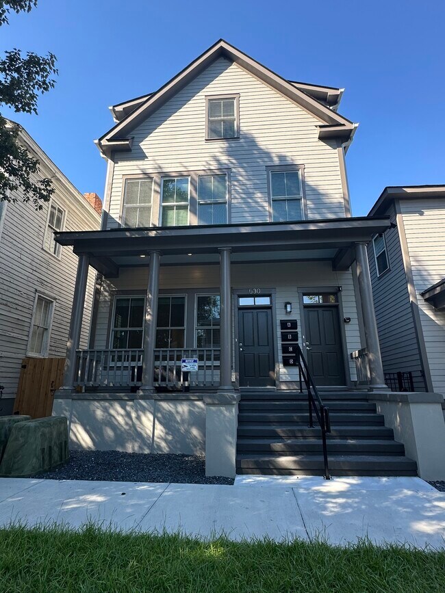 530 E Park Ave, Unit A in Savannah, GA - Foto de edificio - Building Photo