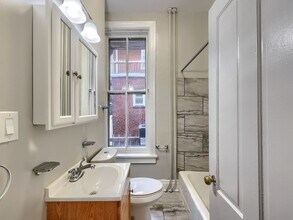 1528 Green St in Harrisburg, PA - Building Photo - Building Photo