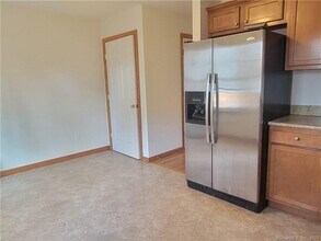 21 Bellevue Ave in Vernon, CT - Building Photo - Building Photo