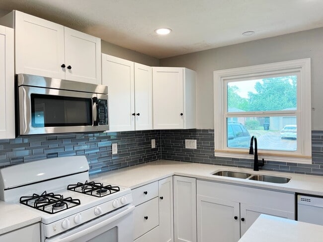 property at 3522 Rosedale St