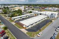 Studios On Fourth in McAllen, TX - Foto de edificio - Building Photo