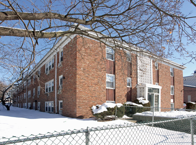 943 N Broad St in Elizabeth, NJ - Foto de edificio - Building Photo