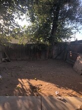 520 Woodrow Ave, Unit A in Bakersfield, CA - Foto de edificio - Building Photo