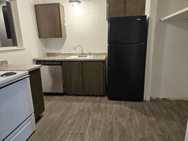 3311 E 21st St, Unit Apt 18 in Vancouver, WA - Building Photo