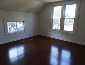 1000 18th Ave SE in Minneapolis, MN - Building Photo - Building Photo