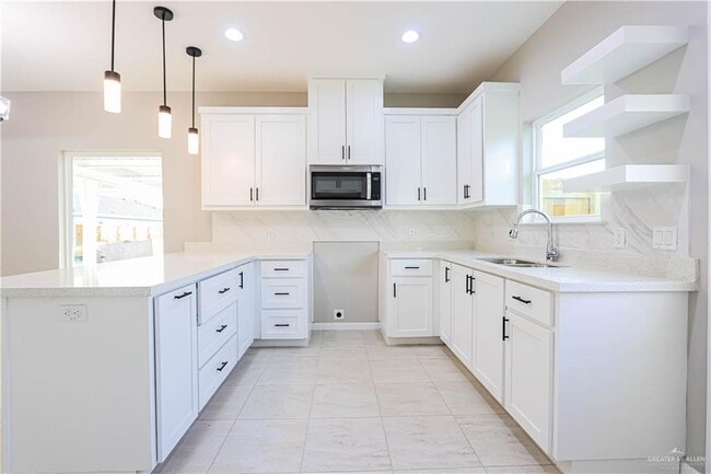 918 N Blair Ave in Edinburg, TX - Building Photo - Building Photo