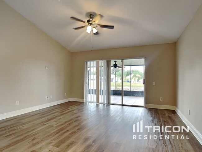 10434 Soaring Eagle Dr in Riverview, FL - Foto de edificio - Building Photo