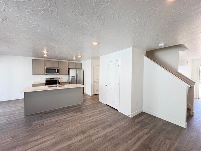 2968 W LaGrand St in Cedar City, UT - Building Photo - Building Photo