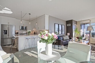 35 Mariner Terrace in Toronto, ON - Building Photo - Building Photo