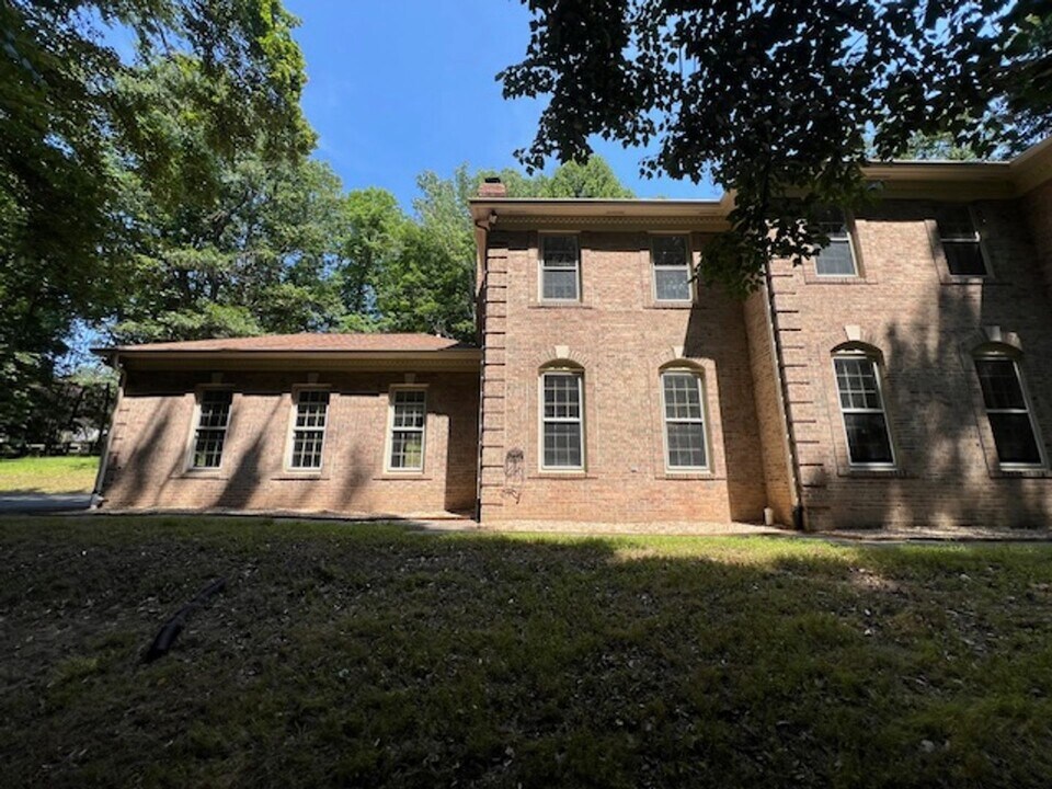 13620 Canal Vista Ct in Potomac, MD - Foto de edificio