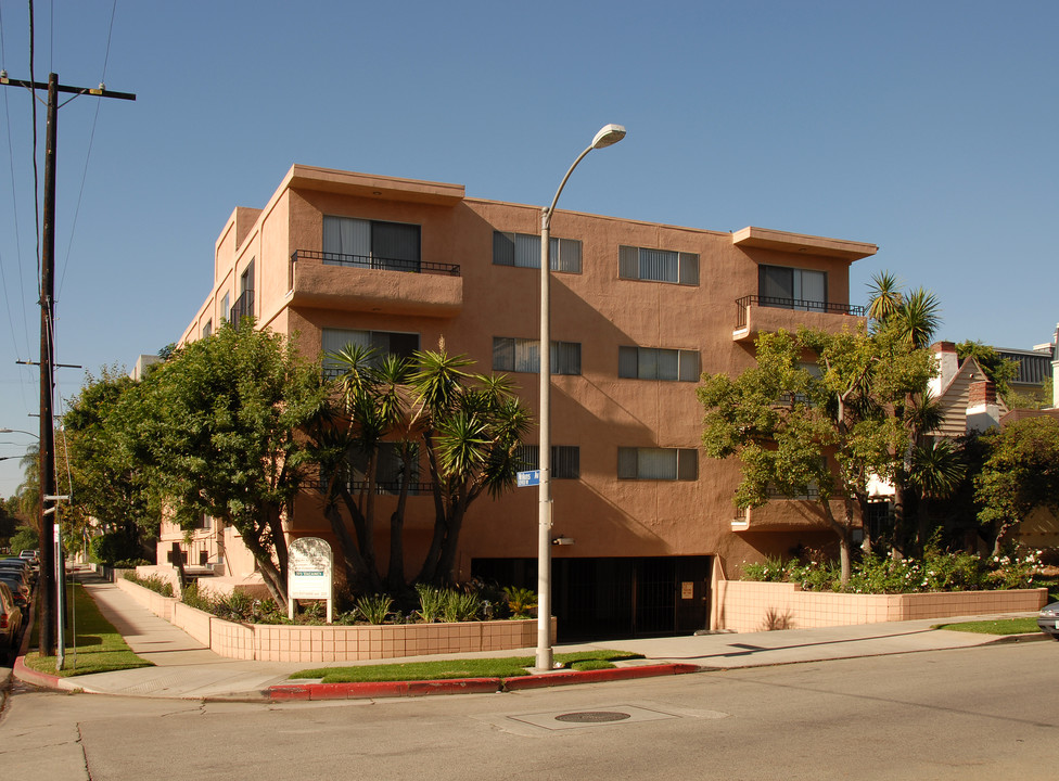 1397 Midvale Ave in Los Angeles, CA - Foto de edificio