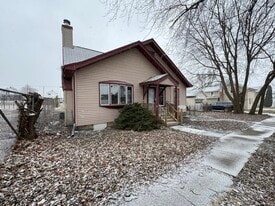 309 N 9th St in Rochelle, IL - Building Photo