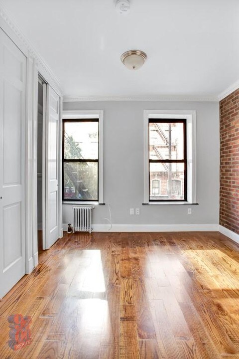 51 Leroy St in New York, NY - Building Photo