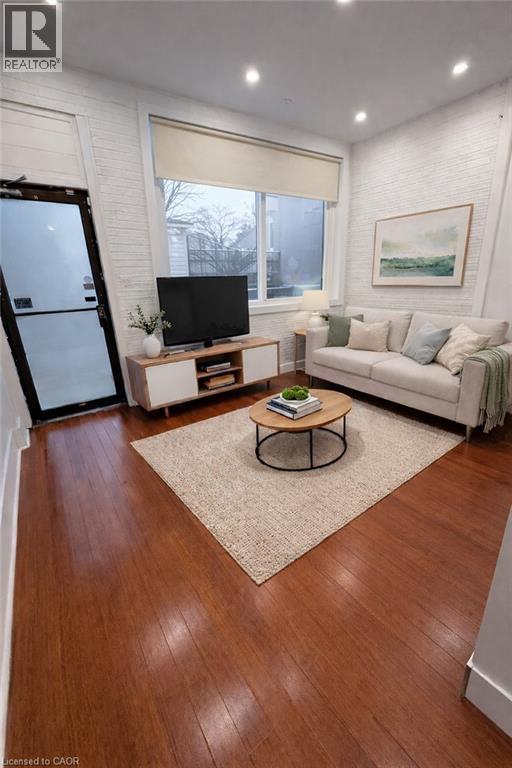 69 Hellems Ave in Welland, ON - Building Photo - Building Photo